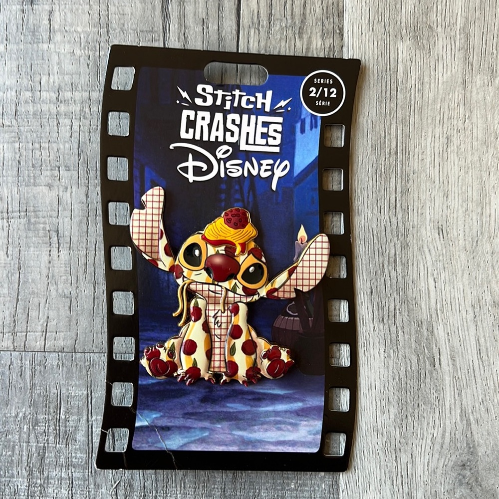 Stitch Crashes Disney Pin - Lady and the Tramp Movie (LIMITED EDITION)
